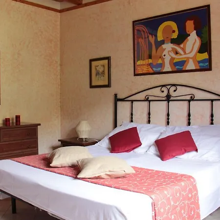 A Degli Oleandri Apartment *