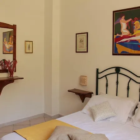 A Degli Oleandri Apartment *