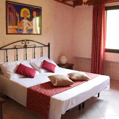 A Degli Oleandri Apartment *